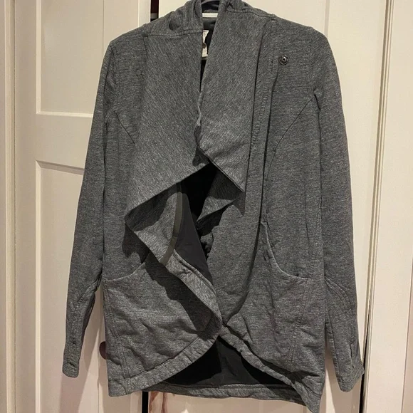 Lululemon - Picture 1 of 1